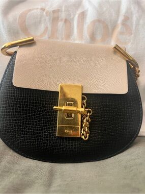 Chloé  Two-Tone Saddle Crossbody in Black & Cream amazing condition clean inside